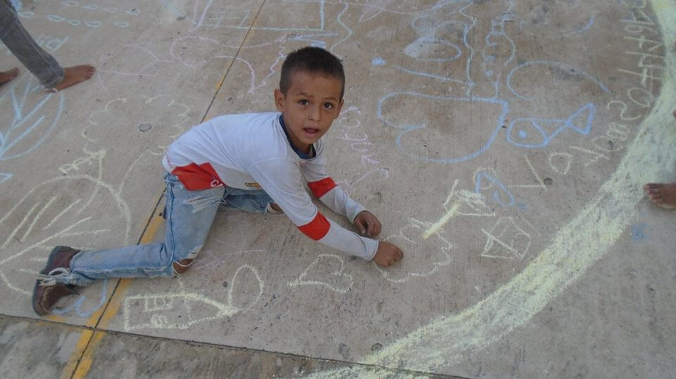 ¡A pintar con lo que hay! una experiencia de Onaiber Ibáñez