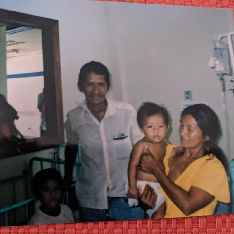 Familia beneficiada de Operación Sonrisa en Leticia. Foto de Janneth Súarez