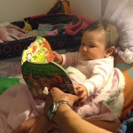 Jennifer Salcedo:
#LeerConLosNiños Cuando tenía 7 meses, a Carmen le encantaba La Gran Aventura del Pequeño Búho, un libro-albúm de Jeremy Child.