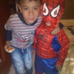 ¡Los hijos de Tatiana Espinosa juegan a ser superhéroes que salvan el mundo!