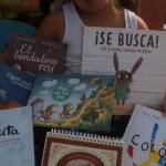 Ángel Crissie:
Para mi hija fue difícil escoger su cuento favorito. Cada noche es nuestro ritual leer un cuento y dentro de sus favoritos están: El bondadoso rey, Tigre callado escribe poesía; pero también algunos que la hacen reír mucho como: La vocecita, No, no fui yo!, y algunos para jugar como el Animalario y Colores, y por último con uno con el que se identifica mucho ¡Se busca!, en el que la protagonista es una ladrona de libros. #LeerConLosNiños es lo mejor