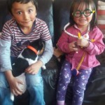 Liliana Casas nos contó que “Franco tenía muchos celos de su nueva hermana. Cuando nació Ana hacía muchas berrinches, pero poco a poco ha aprendido a compartir su espacio y a incluir a Ana a través del juego. Se divierten mucho jugando al veterinario y al doctor. Algunas peleas surgen cuando Ana le quita el balón cuando él está practicando fútbol”.