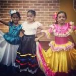 Reportó Lu Amaya: En el colegio de mi hija bailaron para fin de año diferentes bailes típicos colombianos.